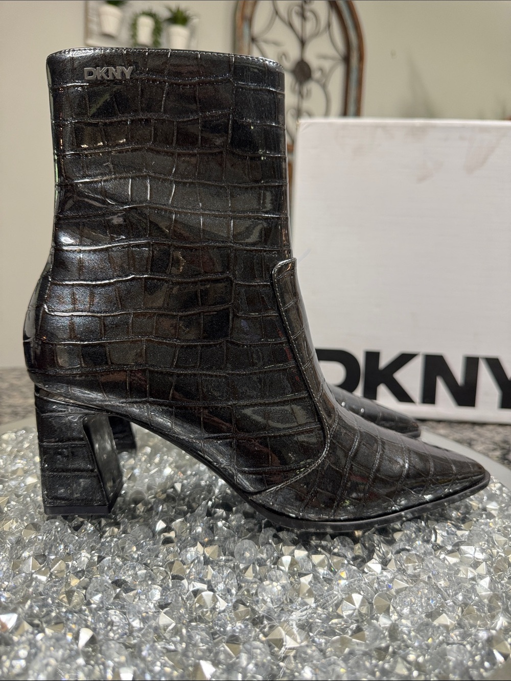 DKNY Black Croc-Embossed Pointed Toe Block Heel Ankle Boots NEW 7.5